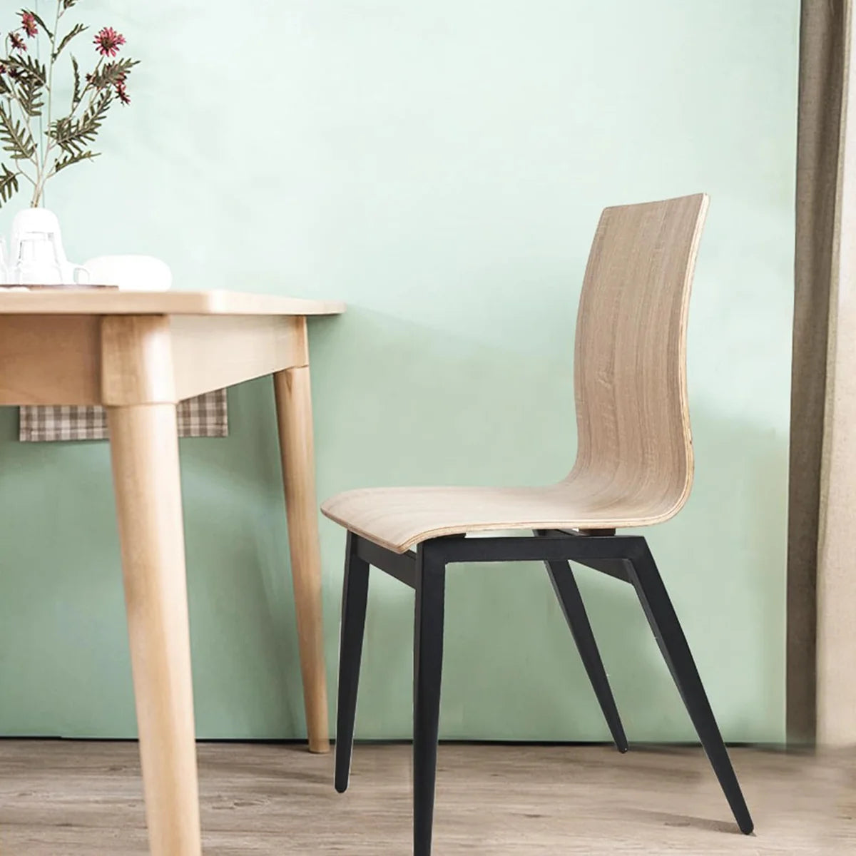 Set of 2 Modern Kitchen Chairs with Wooden Seat and Metal Legs Dining Side Chair, light Brown